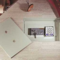 Встраиваемый в пол сейф на заказ